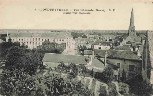 AK / Ansichtskarte Loudun Chatellerault 86 Vienne Vue générale et l'église