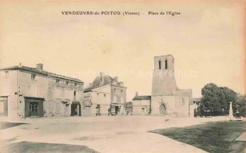 AK / Ansichtskarte Vendeuvre-du-Poitou Poitiers 86 Vienne Place de l'Eglise