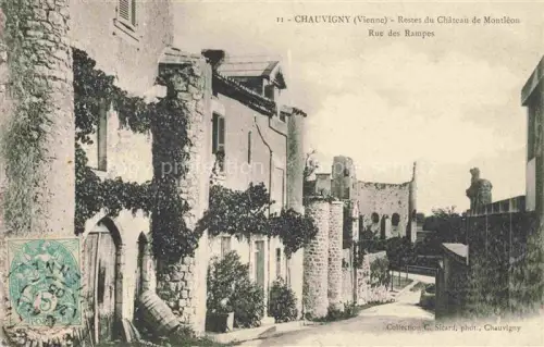 AK / Ansichtskarte Chauvigny Montmorillon 86 Vienne Restes du Château de Montléon Rue des Rampes