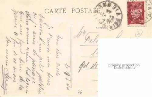 AK / Ansichtskarte Saint-Savin-sur-Gartempe Le vieux pont XVe siècle l'église et sa flèche