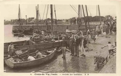 AK / Ansichtskarte Croix-de-Vie Les Sables-d Olonne Vendee 85 Vendee Arrivée des Sardiniers Bateaux de pêche