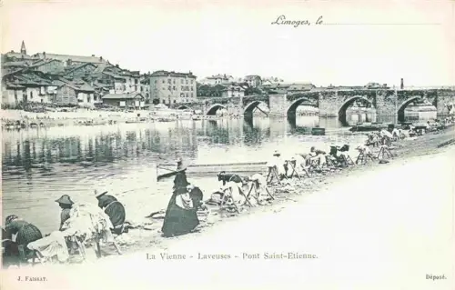 AK / Ansichtskarte LIMOGES 87 Haute-Vienne La Vienne Laveuses Pont Saint-Etienne