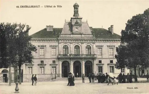 AK / Ansichtskarte Chatellerault 86 Vienne Hôtel de Ville
