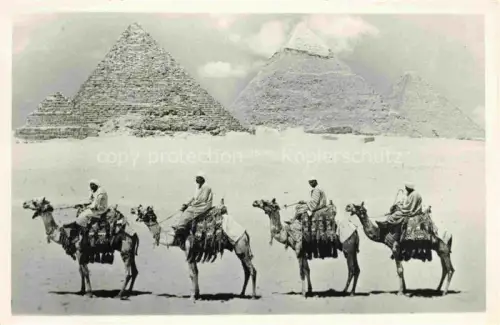 AK / Ansichtskarte Gizeh Giza Egypt Pyramiden von Gizeh Kamelreiter