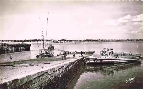 AK / Ansichtskarte Port-Louis Lorient 56 Morbihan La vedette de Lorient