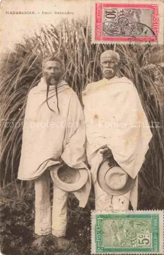 AK / Ansichtskarte Madagascar Madagaskar Deux Betsileos