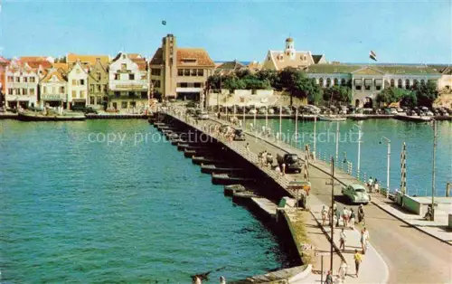 AK / Ansichtskarte Curacao Willemstad Niederlaendische Antillen Pontoon Bridge with view of Punda section of Willemstad