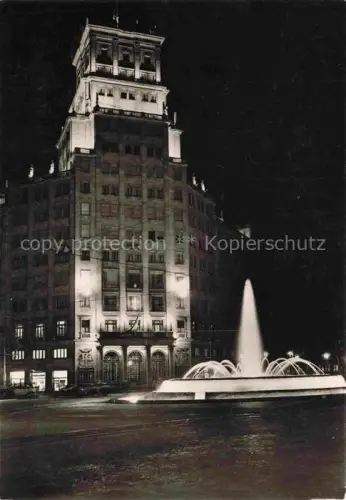 AK / Ansichtskarte BARCELONA Cataluna ES Fuente monumental en la Avenida Jose Antonio y Paseo de Gracia illuminada