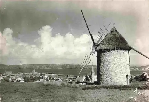 AK / Ansichtskarte Camaret-sur-Mer 29 Finistere Le vieux moulin de Kermeur la ville de Camaret et a l'horizon la pointe des Espagnols