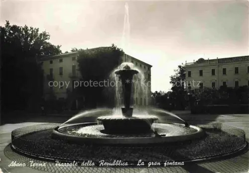 AK / Ansichtskarte Abano Terme Veneto IT Piazzale della Repubblica La gran fontana
