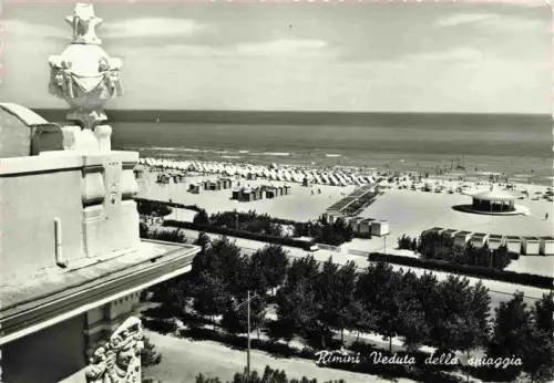 AK / Ansichtskarte RIMINI IT Veduta della spiaggia