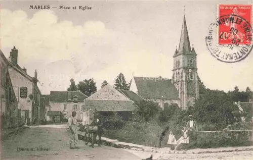 AK / Ansichtskarte Marles-en-Brie 77 Seine-et-Marne La Place et l'église