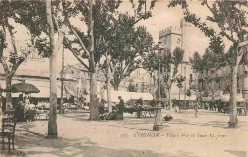 AK / Ansichtskarte AVIGNON 84 Vaucluse Place Pie et Tour St. Jean