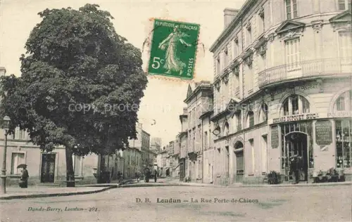 AK / Ansichtskarte Loudun Chatellerault 86 Vienne Rue Porte-de-Chinon