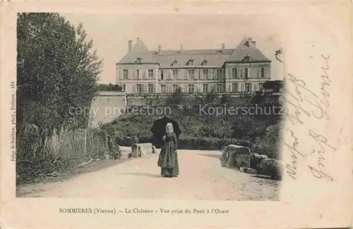AK / Ansichtskarte Sommieres-du-Clain Montmorillon 86 Vienne Château vue prise du Pont à l'Ouest