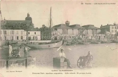 AK / Ansichtskarte Les Sables-d Olonne 85 Le Port et la Poissonnerie