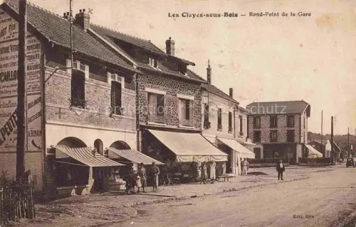 AK / Ansichtskarte Les Clayes-sous-Bois VERSAILLES 78 Yvelines Rond-Point de la Gare