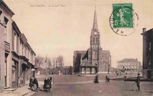 AK / Ansichtskarte Hautmont Avesnes-sur-Helpe 59 Nord La Grande Place Eglise