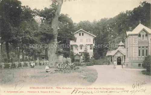 AK / Ansichtskarte Forges-les-Eaux Dieppe 76 Seine-Maritime Villa Richelieu Buvette et Chêne Mme de Sévigné au casino