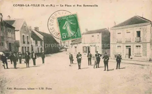 AK / Ansichtskarte Combs-la-Ville MELUN 77 Seine-et-Marne La Place et Rue Sommeville