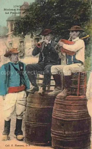 AK / Ansichtskarte Le Faouet Pontivy 56 Morbihan Binious Bretons Musikanten