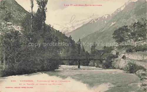 AK / Ansichtskarte Vic-Dessos Vicdessos Vic d Essos FOIX 09 Ariege Passarelle de la Vekanelin et la Vallee au dessus du Village