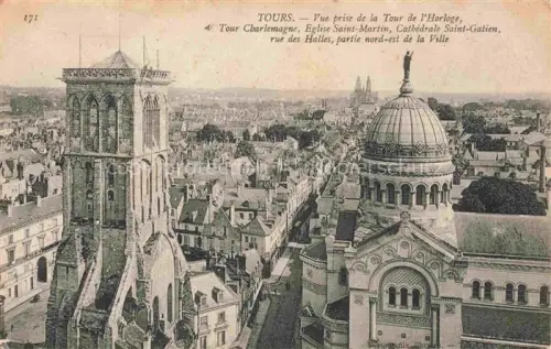 AK / Ansichtskarte TOURS 37 Indre-et-Loire Vue prise de la Tour de l'Horoge Tour Charlemagne Eglise Saint Martin Cathedrale Saint Gatien rue des Halles