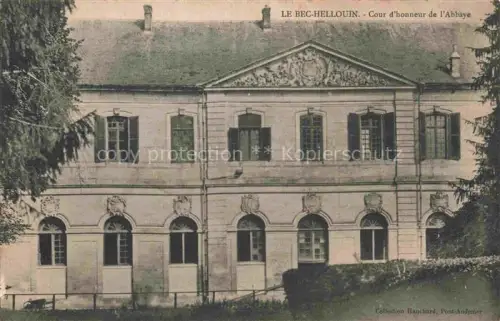 AK / Ansichtskarte Le Bec-Hellouin 27 Eure Cour d'honneur de l'Abbaye