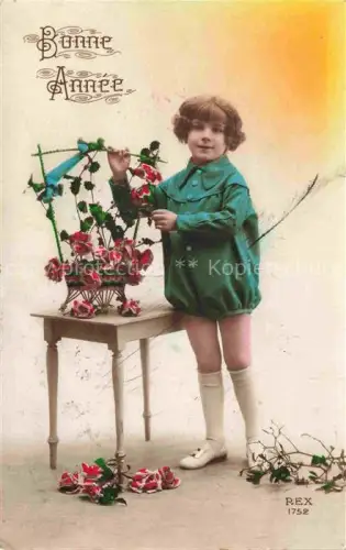 AK / Ansichtskarte Foto REX Nr. 1752 Maedchen Neujahr Nouvelle Annee Rosen