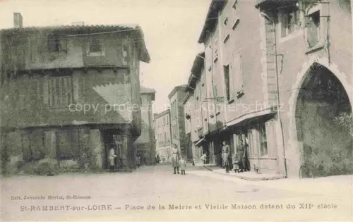 AK / Ansichtskarte St Rambert-sur-Loire Montbrison 42 Loire Place de la Mairie et vieille maison du XIIe siècle
