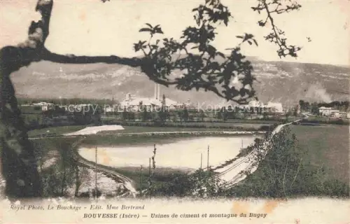 AK / Ansichtskarte Bouvesse-Quirieu La Tour-du-Pin 38 Isere Usines de ciment et montagne du Bugey