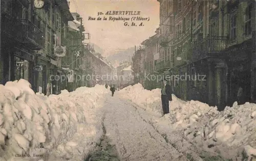 AK / Ansichtskarte ALBERTVILLE 73 Savoie Rue de la République en hiver
