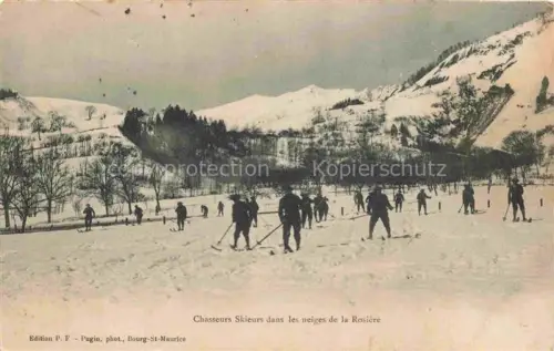 AK / Ansichtskarte La Rosiere de Montvalezan Albertville 73 Savoie Chasseurs Skieurs dans les neiges de la Rosière