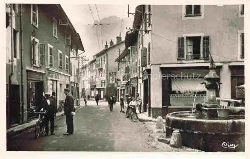 AK / Ansichtskarte Modane Saint-Jean-de-Maurienne 73 Savoie Rue Jules-Ferry Fontaine