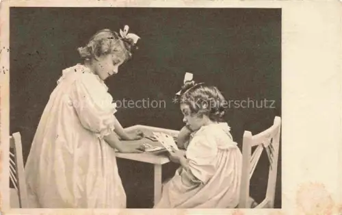 AK / Ansichtskarte Kartenspiel-Postkarte Jeu de Cartes CPA-- Maedchen Kinder 