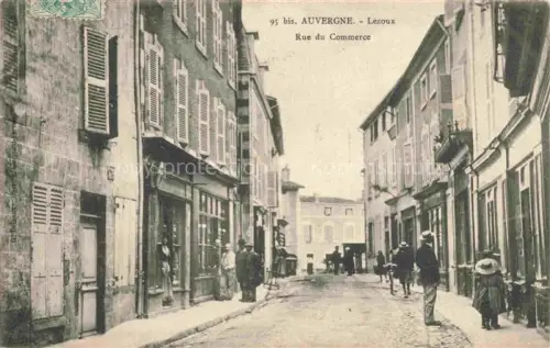 AK / Ansichtskarte Lezoux Auvergne THIERS 63 Puy-de-Dome Rue du Commerce