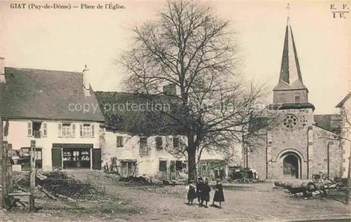 AK / Ansichtskarte Giat RIOM 63 Puy-de-Dome Place de l'Eglise