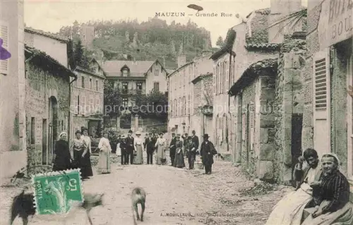 AK / Ansichtskarte Mauzun Clermont-Ferrand 63 Puy-de-Dome Grande Rue