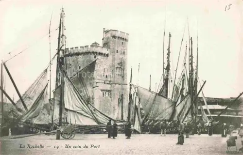 AK / Ansichtskarte LA ROCHELLE 17 Charente-Maritime Un coin du Port