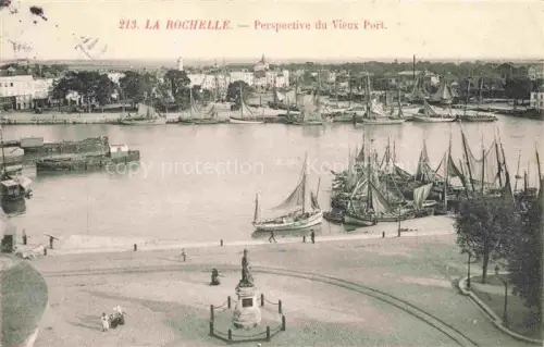 AK / Ansichtskarte LA ROCHELLE 17 Charente-Maritime Perspective du Vieux Port