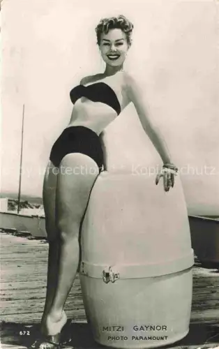 AK / Ansichtskarte Acteur Actor SchauspielerIN Acrtrice Attore Attrice-- Mitzi Gaynor 