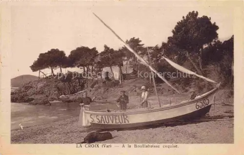 AK / Ansichtskarte La Croix-Valmer Draguignan 83 Var A la Bouillabaisse exquise Plage Bateau