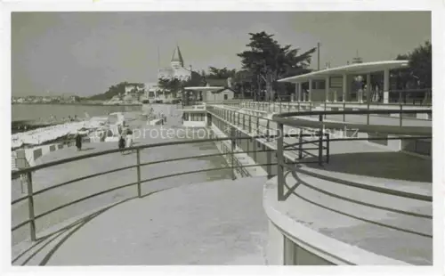 AK / Ansichtskarte Estoril PT Um aspecto do Balneario Baths Establishment on the beach