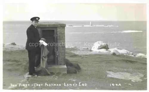 AK / Ansichtskarte Lands End Penzance Cornwall UK The first and last postman