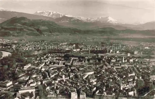 AK / Ansichtskarte GRENOBLE 38 Isere Vue generale aerienne Au fond le Taillefer et l'Obiou
