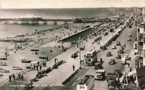 AK / Ansichtskarte BRIGHTON  East Sussex UK Kings Road and West Pier