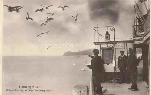 AK / Ansichtskarte Starnbergersee Starnberg Bayern Moevenfuetterung Bord Dampfschiff 