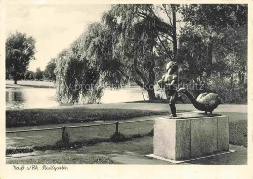 AK / Ansichtskarte NEUss NRW Stadtgarten Skulptur