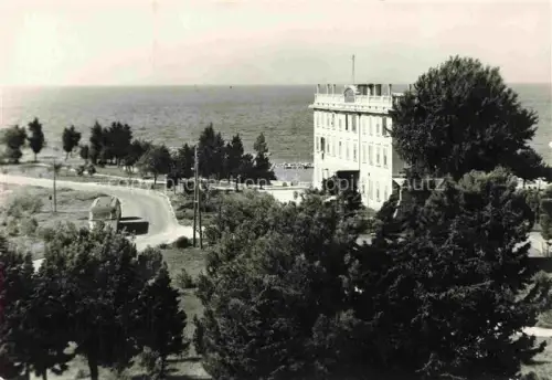 AK / Ansichtskarte Umag Umago Umaga Istrien Croatia Motiv an der Kueste Hotel