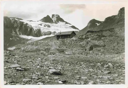 AK / Ansichtskarte Elm  GL Panixerpass-Huette mit Hausstock und Meergletscher Alpen